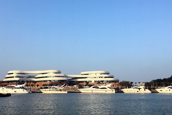 珠海野貍島日月貝旁游艇碼頭